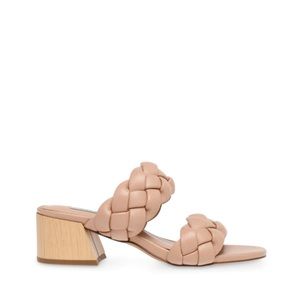 NWT on trend Steve Madden Belize nude leather sandals